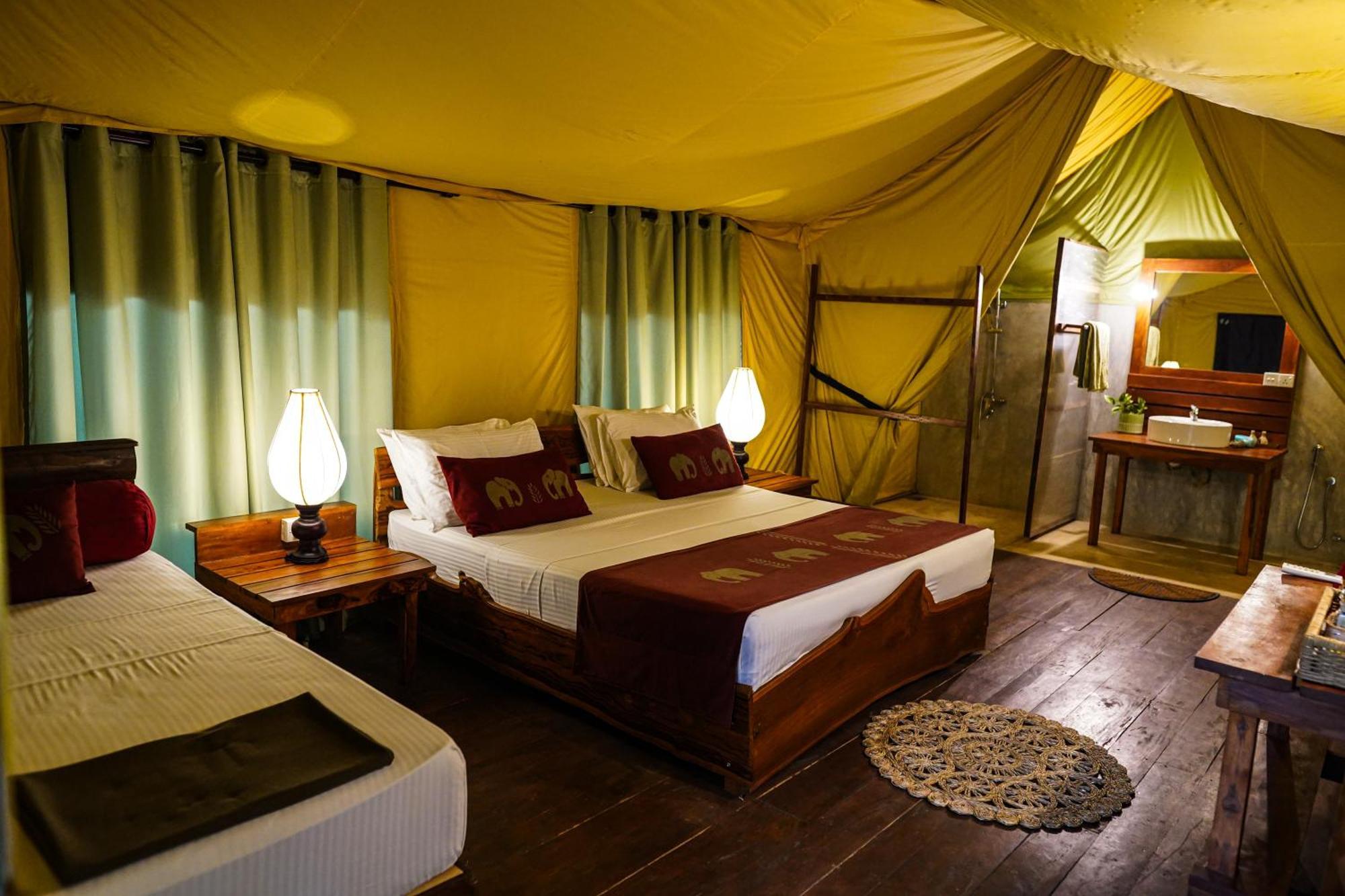 River Glamping By Gaga Bees อุดาวาลาเว ภายนอก รูปภาพ