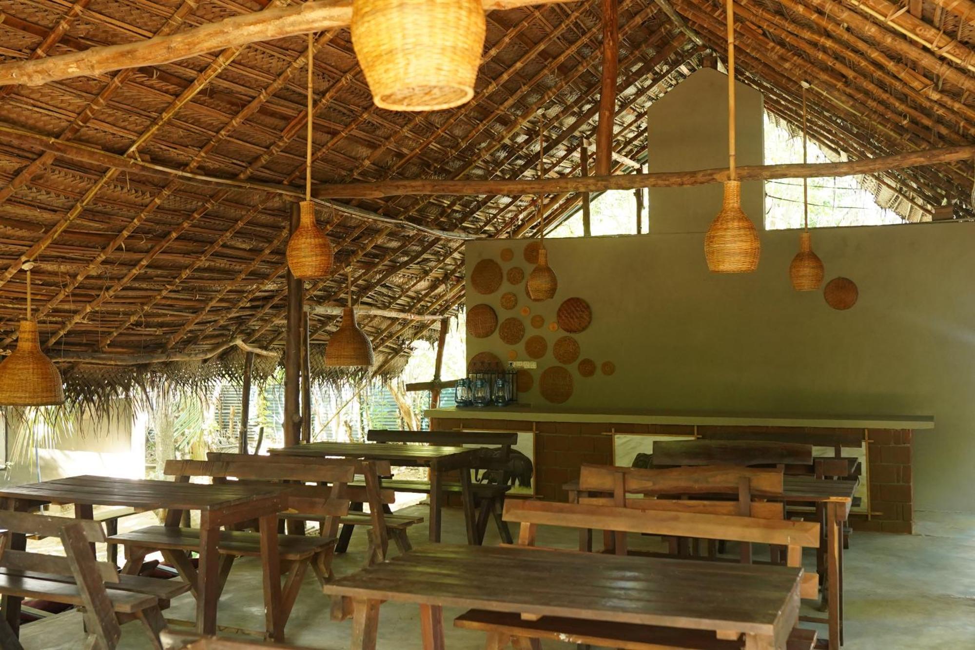 River Glamping By Gaga Bees อุดาวาลาเว ภายนอก รูปภาพ