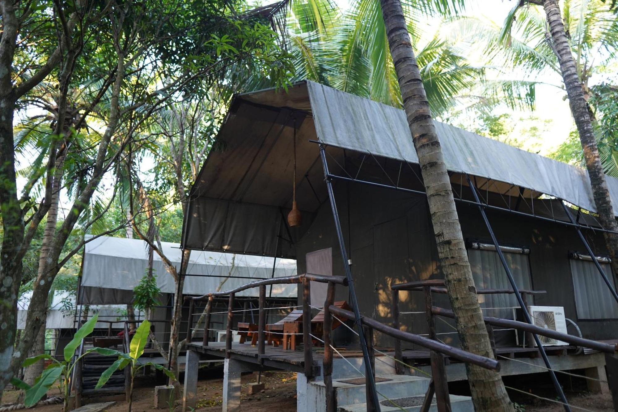 River Glamping By Gaga Bees อุดาวาลาเว ภายนอก รูปภาพ