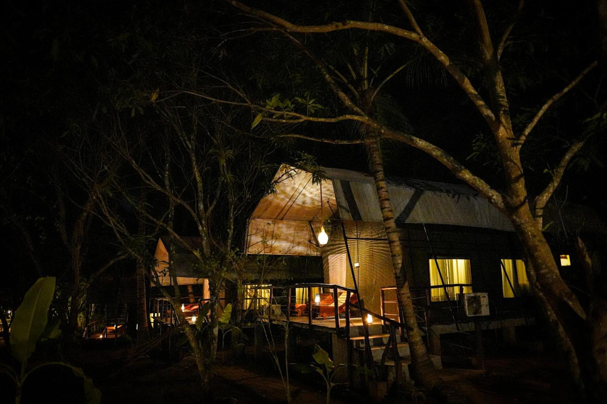 River Glamping By Gaga Bees อุดาวาลาเว ภายนอก รูปภาพ