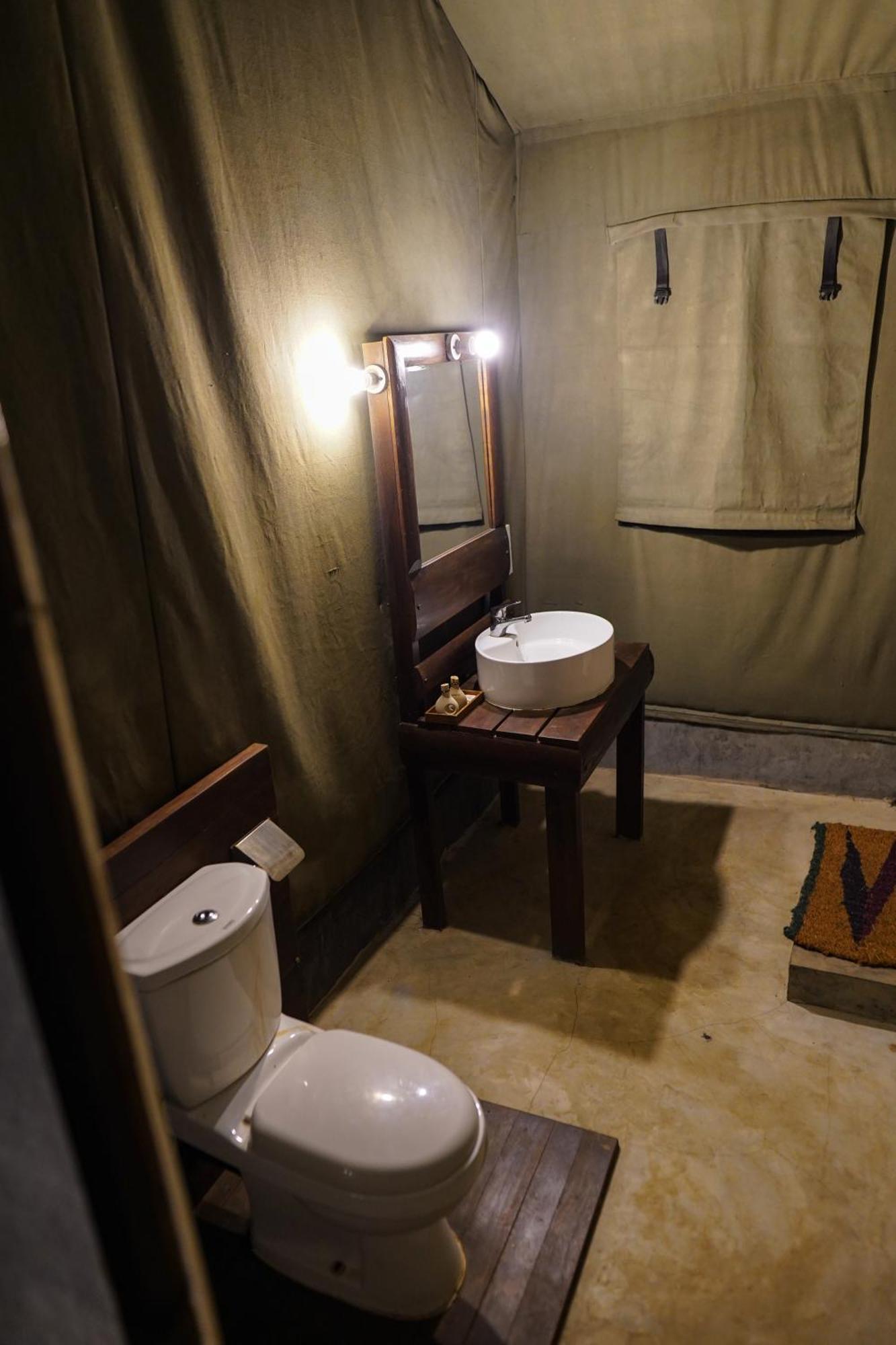 River Glamping By Gaga Bees อุดาวาลาเว ภายนอก รูปภาพ